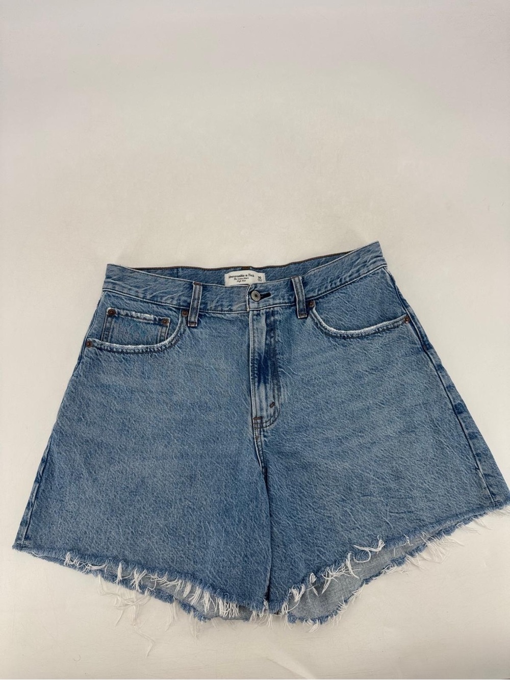 Abercrombie & Fitch The Loose High Rise Retro Y2K Raw Hem Denim Shorts Size 30 - Picture 3 of 11